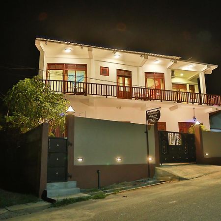 Four Season Guest House Tangalle Esterno foto