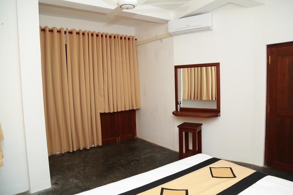 Four Season Guest House Tangalle Esterno foto