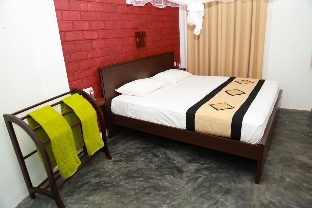 Four Season Guest House Tangalle Esterno foto