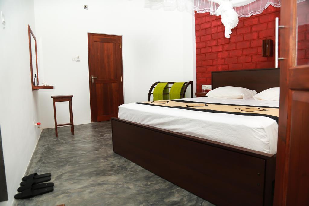 Four Season Guest House Tangalle Esterno foto