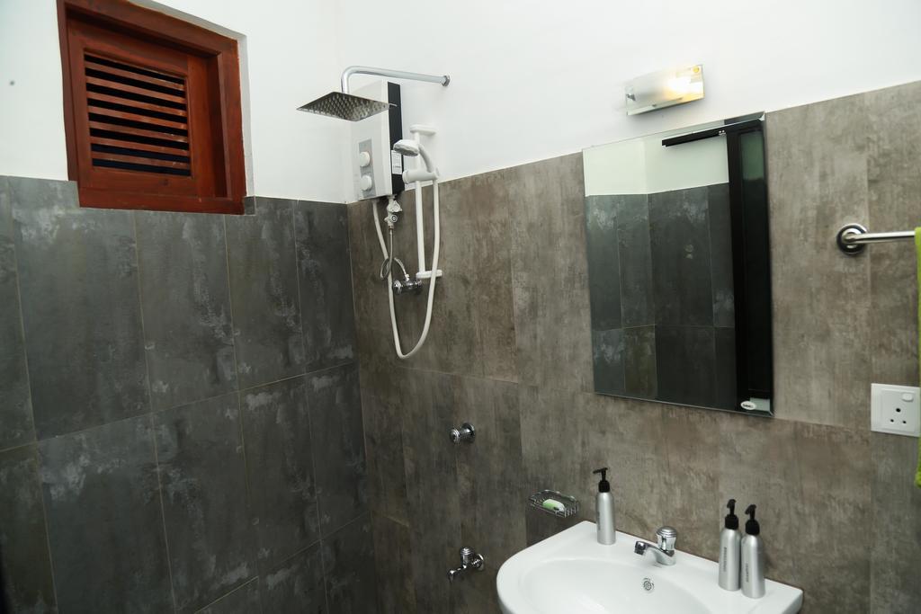 Four Season Guest House Tangalle Esterno foto