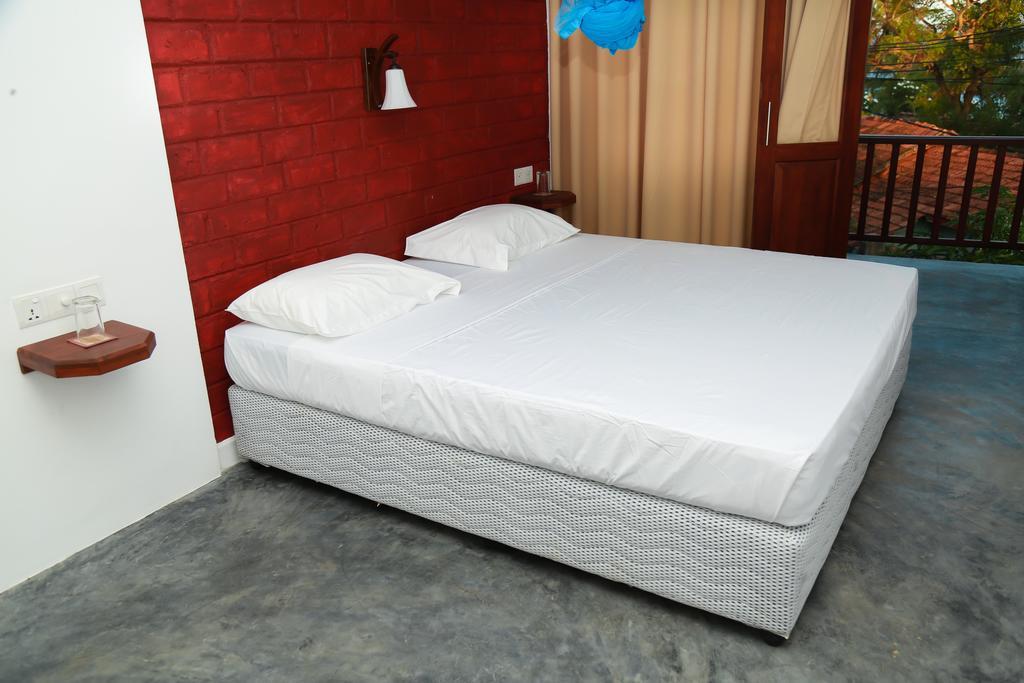 Four Season Guest House Tangalle Esterno foto