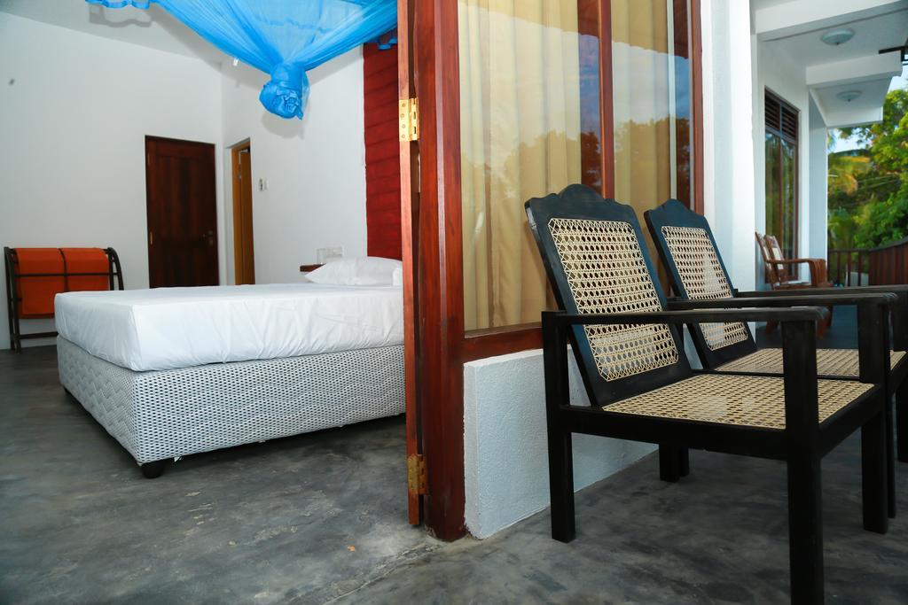Four Season Guest House Tangalle Esterno foto
